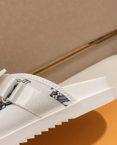 Louis  Vuitton  Slippers
