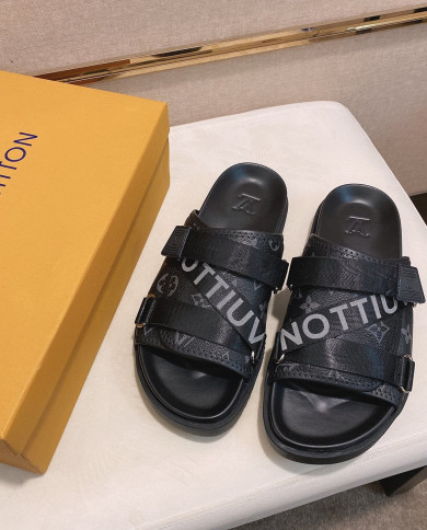 Louis  Vuitton  Slippers