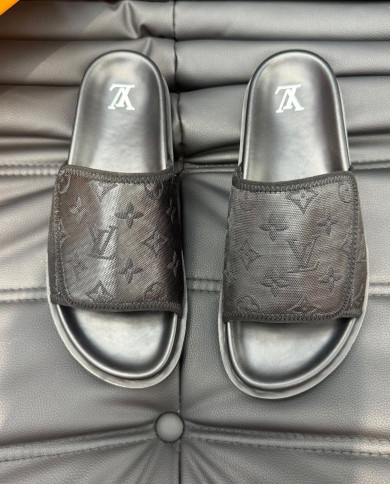 Louis  Vuitton  Slippers