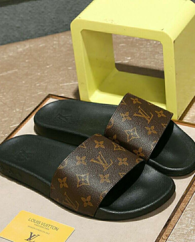 Louis  Vuitton  Slippers