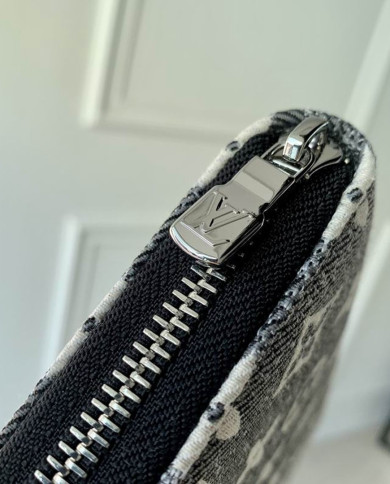 LV Zippy Cowboy Wallet