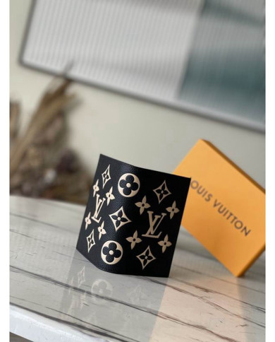 LV  Wallet