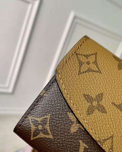 LV  Wallet