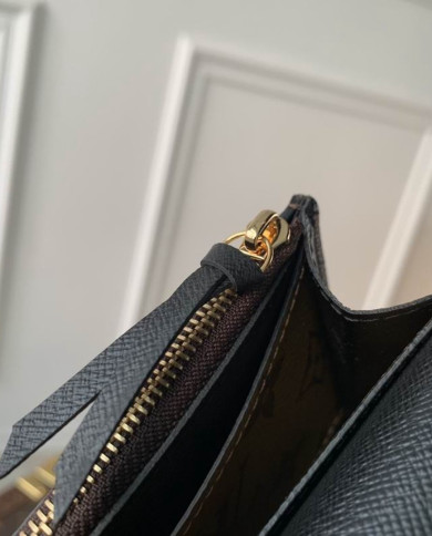 LV  Wallet