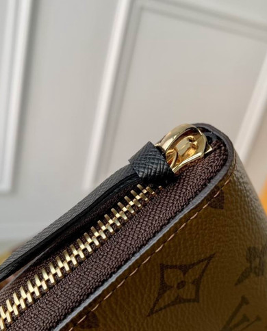 LV  Wallet