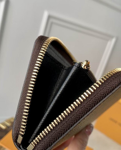 LV  Wallet