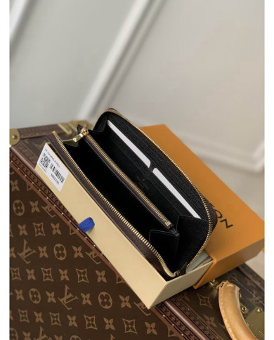 LV  Wallet