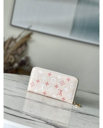 LV  Clea Wallet