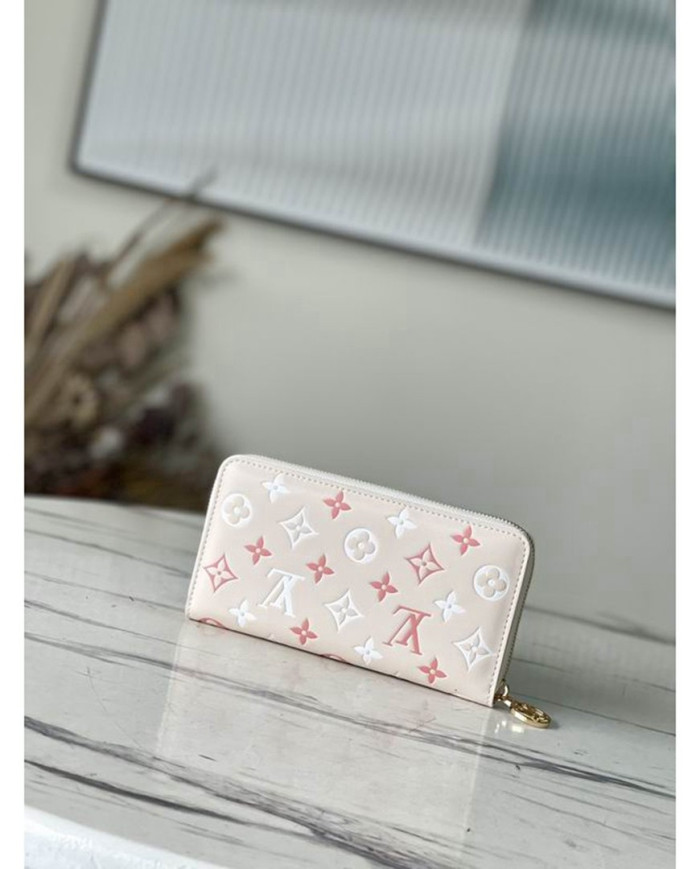 LV  Clea Wallet