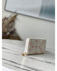 LV  Clea Wallet