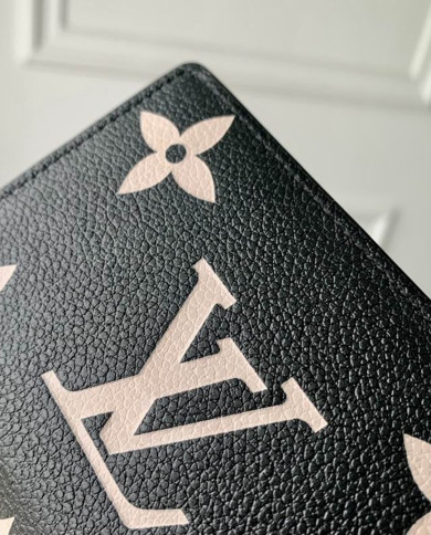 LV Clea  Wallet