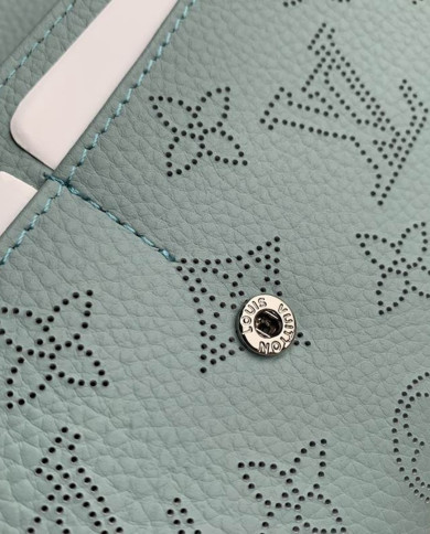 LV Iris Wallet