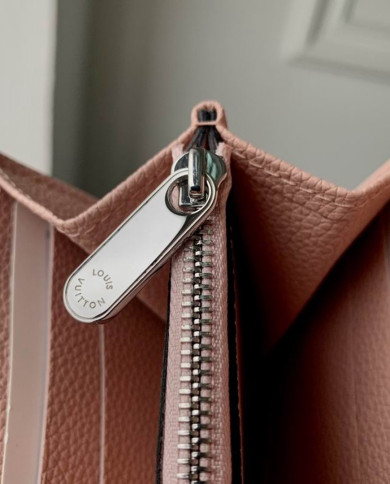 LV Iris Wallet