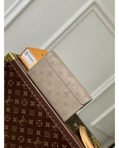 LV Iris Wallet