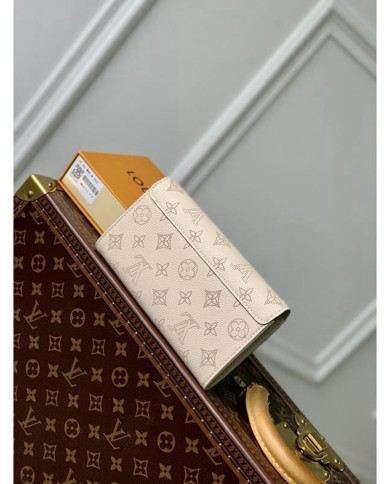 LV Iris Wallet