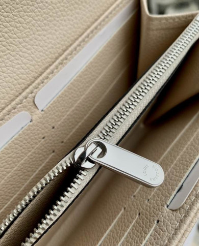LV Iris Wallet