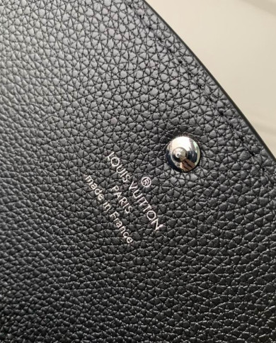 LV Iris Wallet