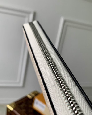 LV Zippy  Wallet