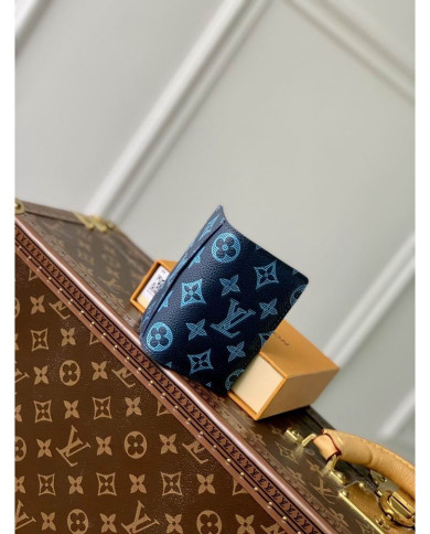 LV  Wallet