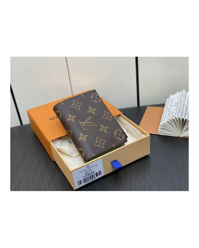 LV Portefeuil Lisa Wallet