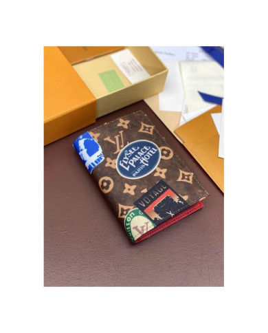 LV  YG  Wallet