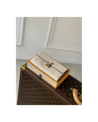 LV  Sara Metis  Wallet
