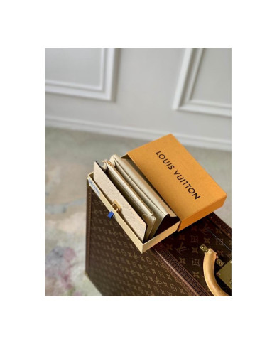 LV  Sara Metis  Wallet