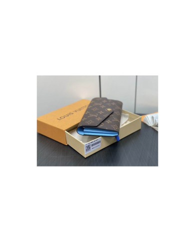 LV  Sarah Wallet