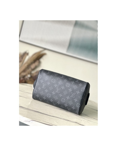 LV Dojmo Makeup bag