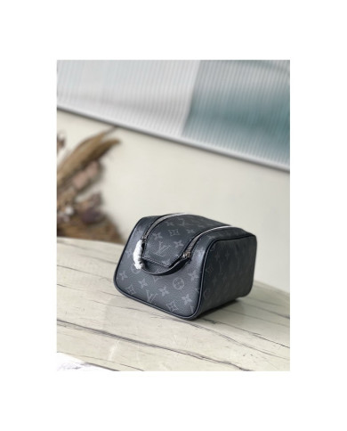 LV Dojmo Makeup bag