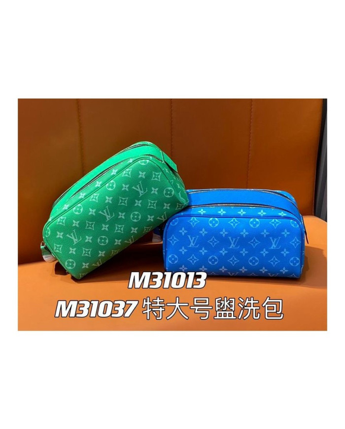 LV  Makeup bag