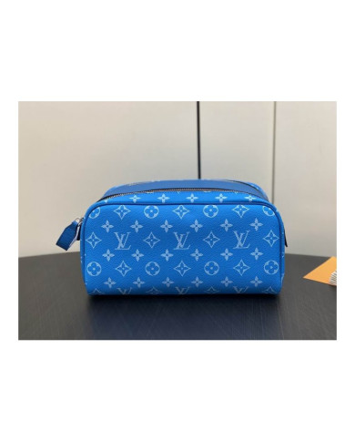 LV  Makeup bag