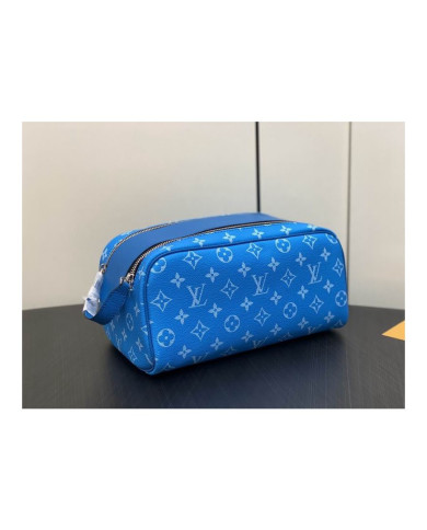 LV  Makeup bag