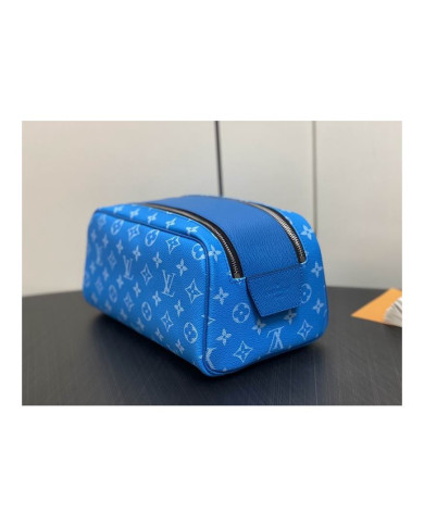 LV  Makeup bag