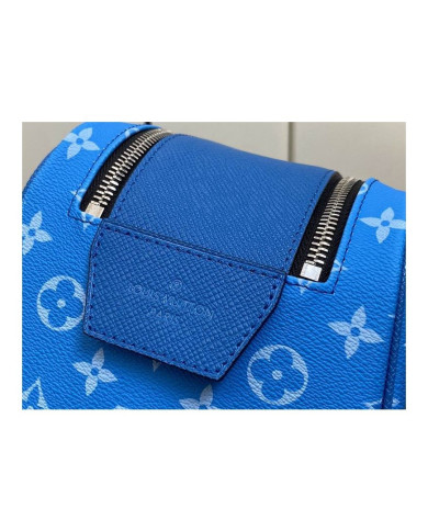 LV  Makeup bag