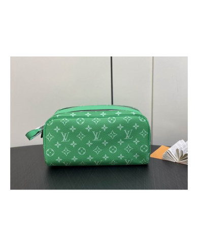 LV  Makeup bag