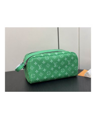 LV  Makeup bag