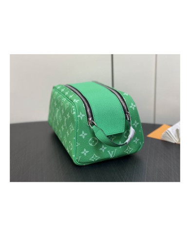 LV  Makeup bag