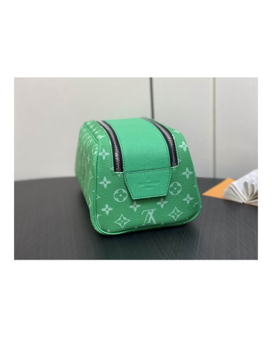 LV  Makeup bag