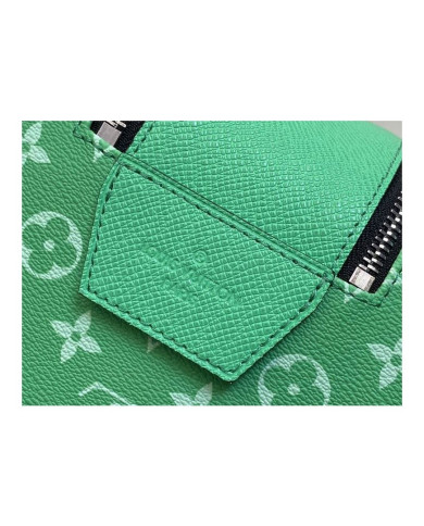 LV  Makeup bag