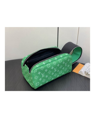 LV  Makeup bag