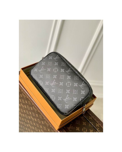 LV Pochette Kasai Handbag