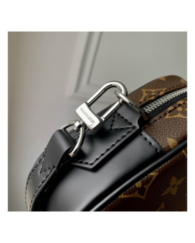 LV Pochette Kasai Handbag