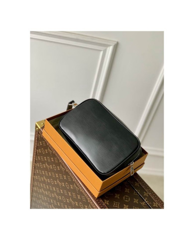 LV Pochette Kasai Handbag