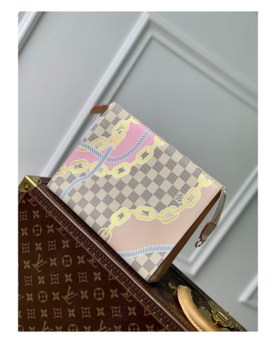LV  ﻿Toiletry Pouch Handbag