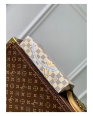 LV  ﻿Toiletry Pouch Handbag