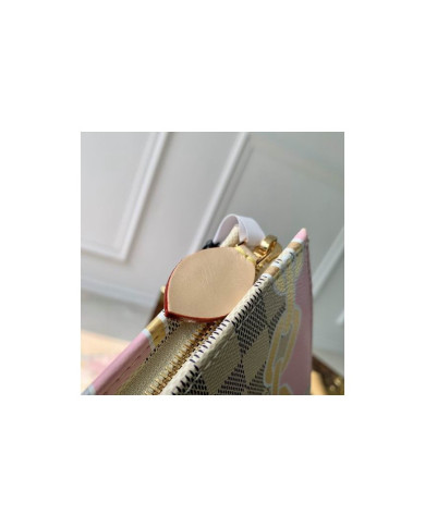 LV  ﻿Toiletry Pouch Handbag