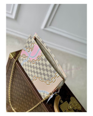 LV  ﻿Toiletry Pouch Handbag