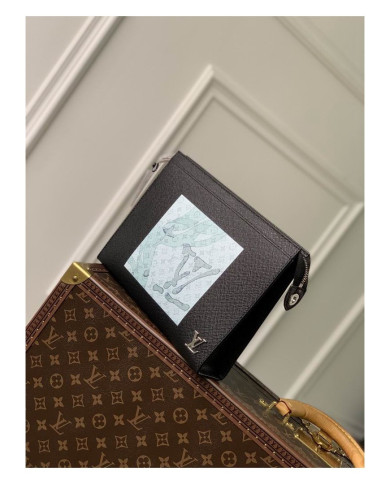 LV  Voyage  Handbag