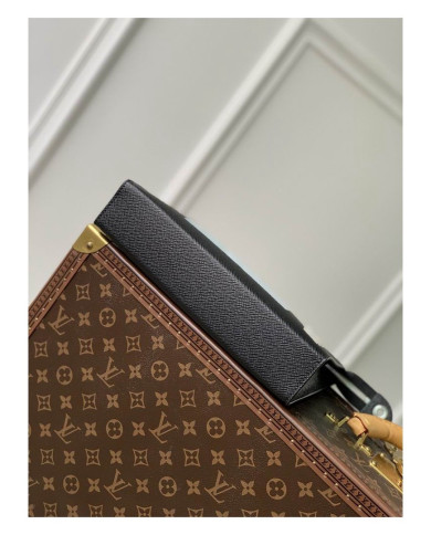 LV  Voyage  Handbag